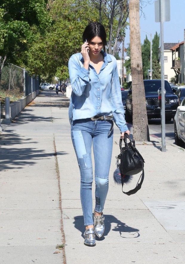 Kendall Jenner look total jeans