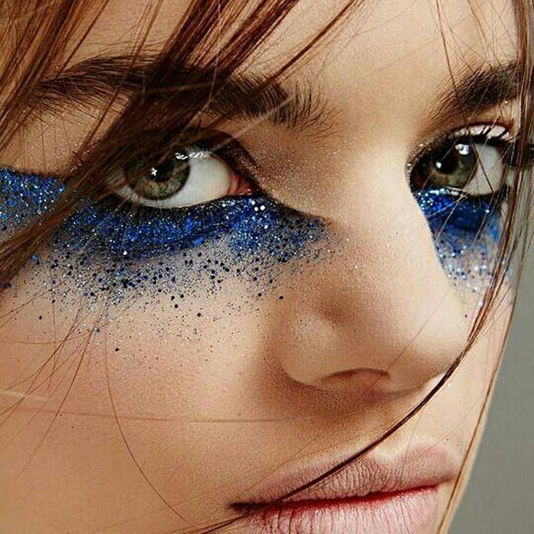 maquiagem-carnaval-glitter-azul