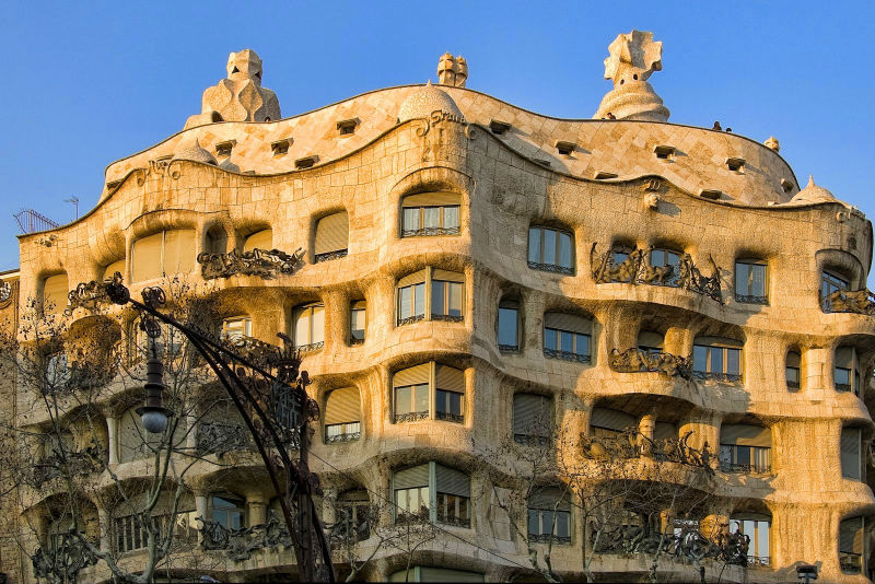 Casa Mila criação de Gaudi em barcelona