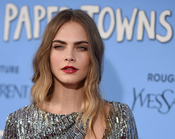 Cara Delevingne Strobing Hair