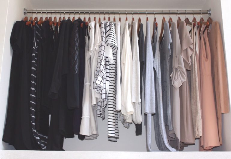 armário minimalista combinação de cores
