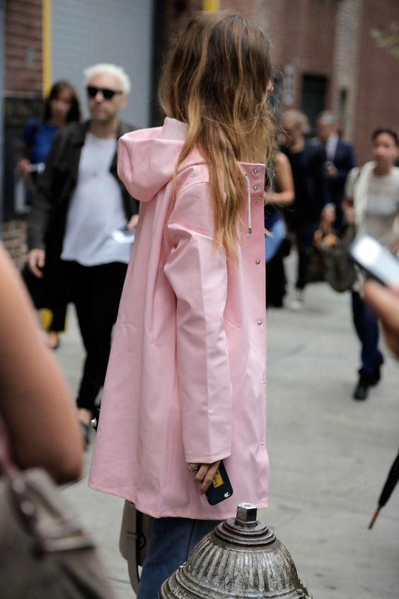 Millennial Pink rosa tendência geração Y jaqueta de chuva