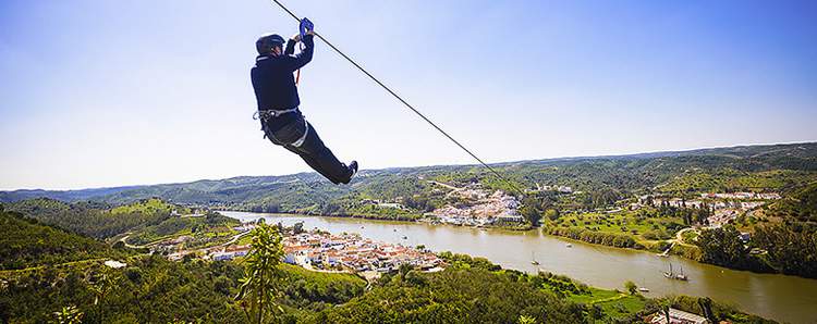 Tirolesa-Mais-Rapida-do-Mundo-do-Zip-World-na-Gra-Bretanha