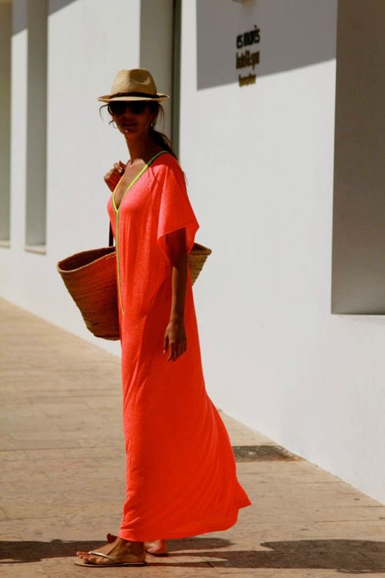 vestido longo laranja saida de praia