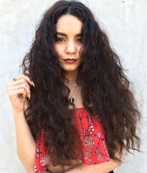 cortes-de-cabelo-2018-vanessa-hudgens-cabelo-crespo