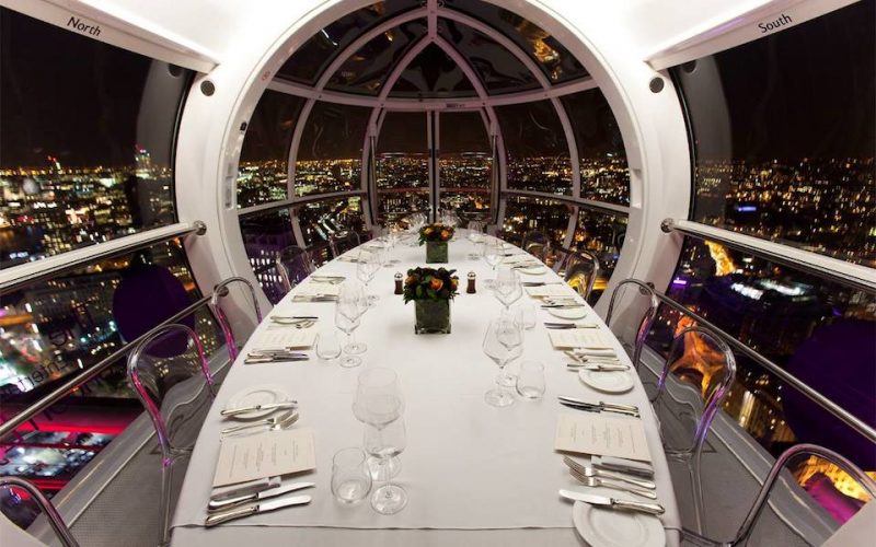 jantar dentro da London Eye