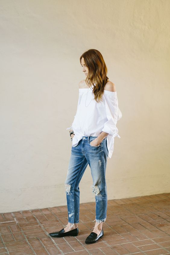 looks com decote ombro a ombro com calça jeans