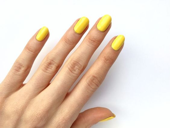 esmalte amarelo Primrose