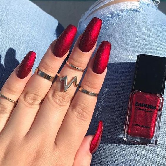 esmalte vermelho