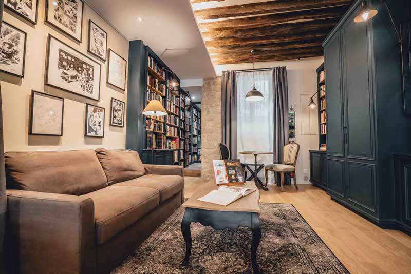 quarto-de-hotel-inspirado-em-livraria