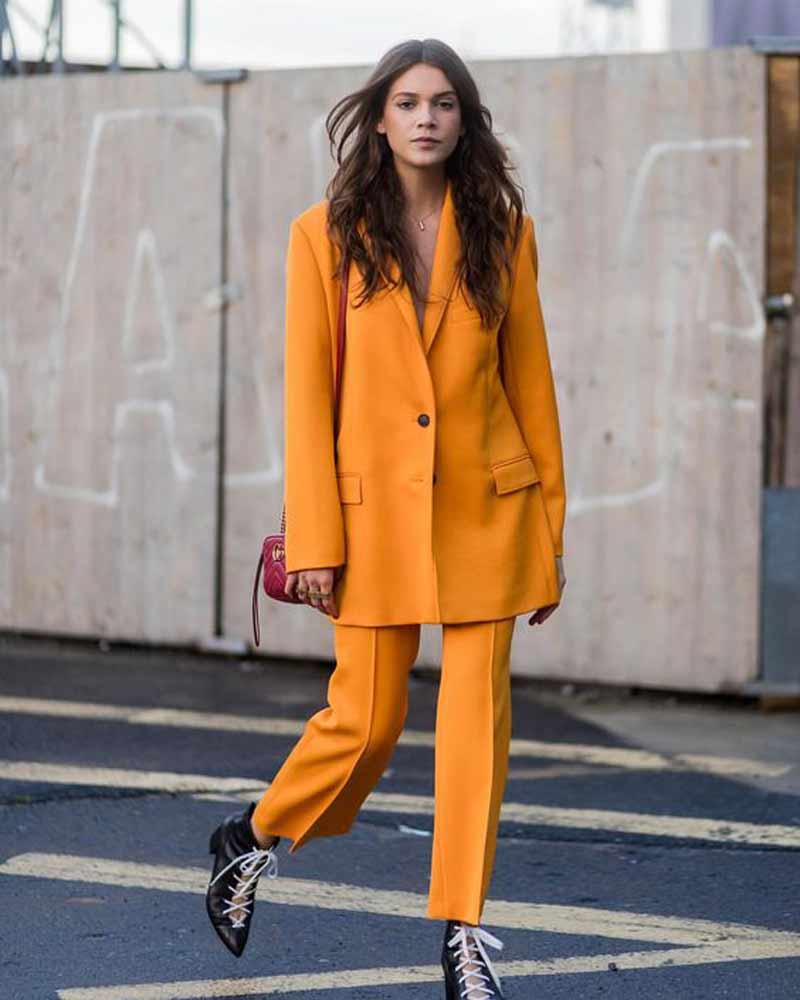 terninho-laranja-looks-com-tênis