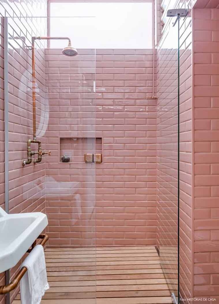 rosa-no-banheiro