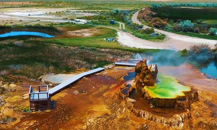 Fly-Geyser