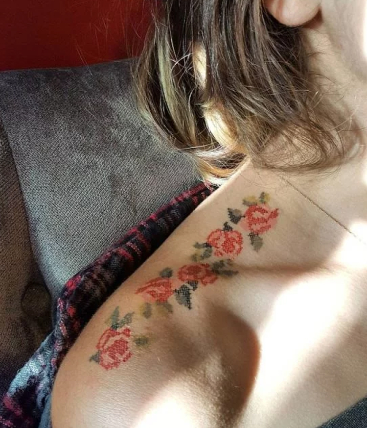 tatuagem-bordada-de-rosas-