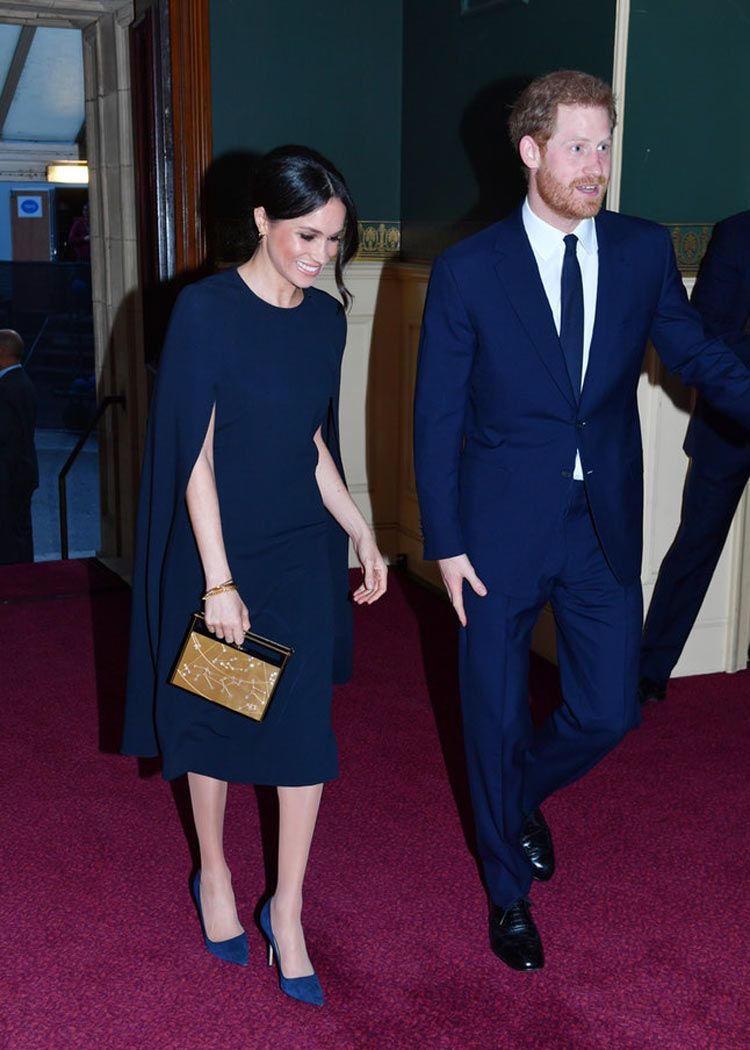 megan-markle-vestido-azul-marinho