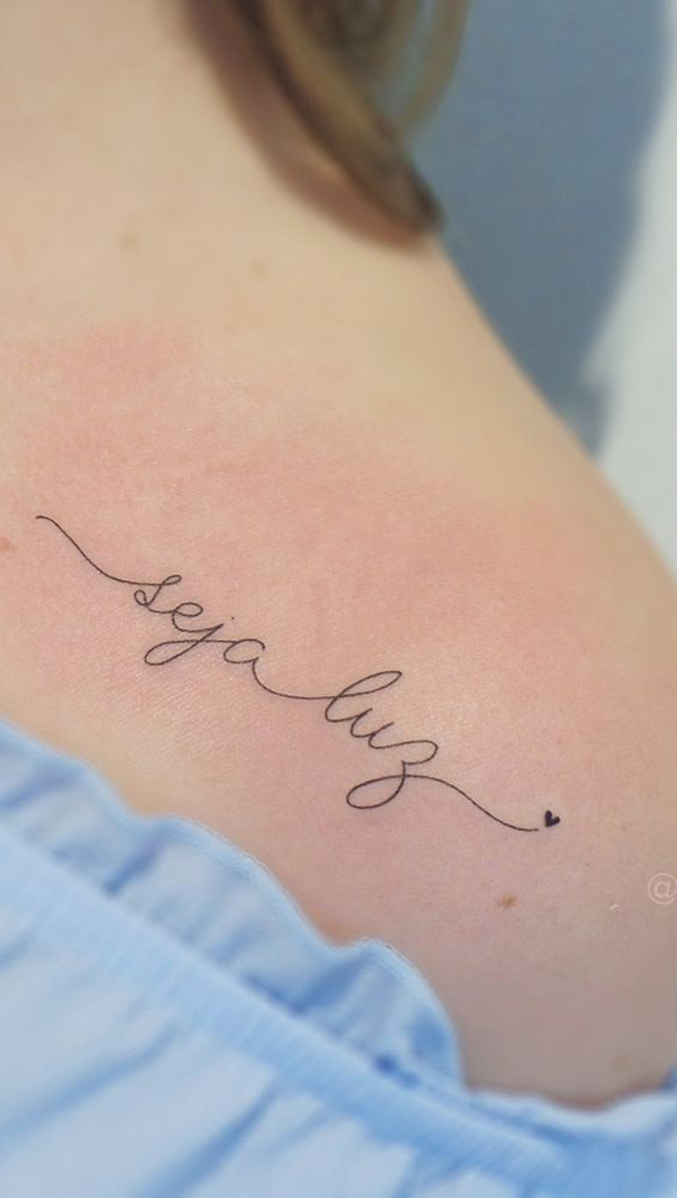 tatuagem-pequena-escrita-e-frase