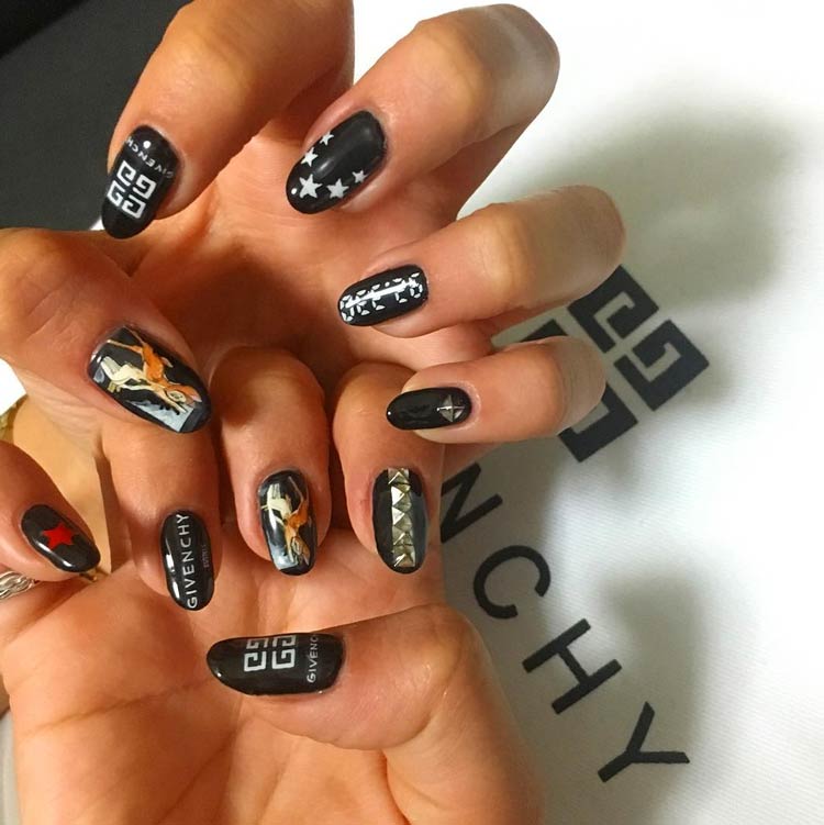 logomania-nas-unhas-givenchy