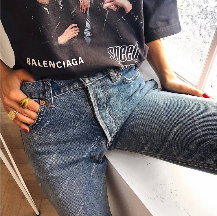 calça-jeans-com-logo-balenciaga