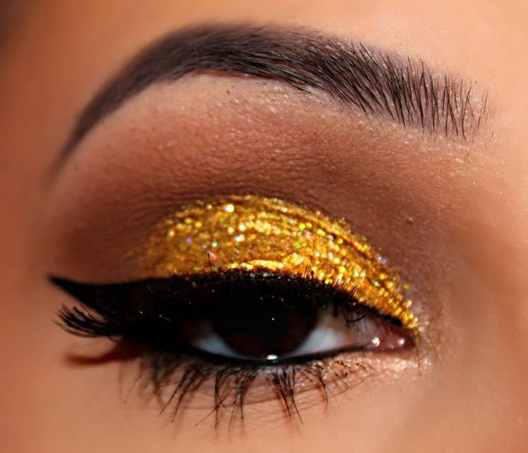 maquiagem-carnaval-dourada-glitter