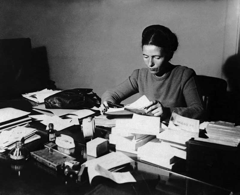 Simone De Beauvoir