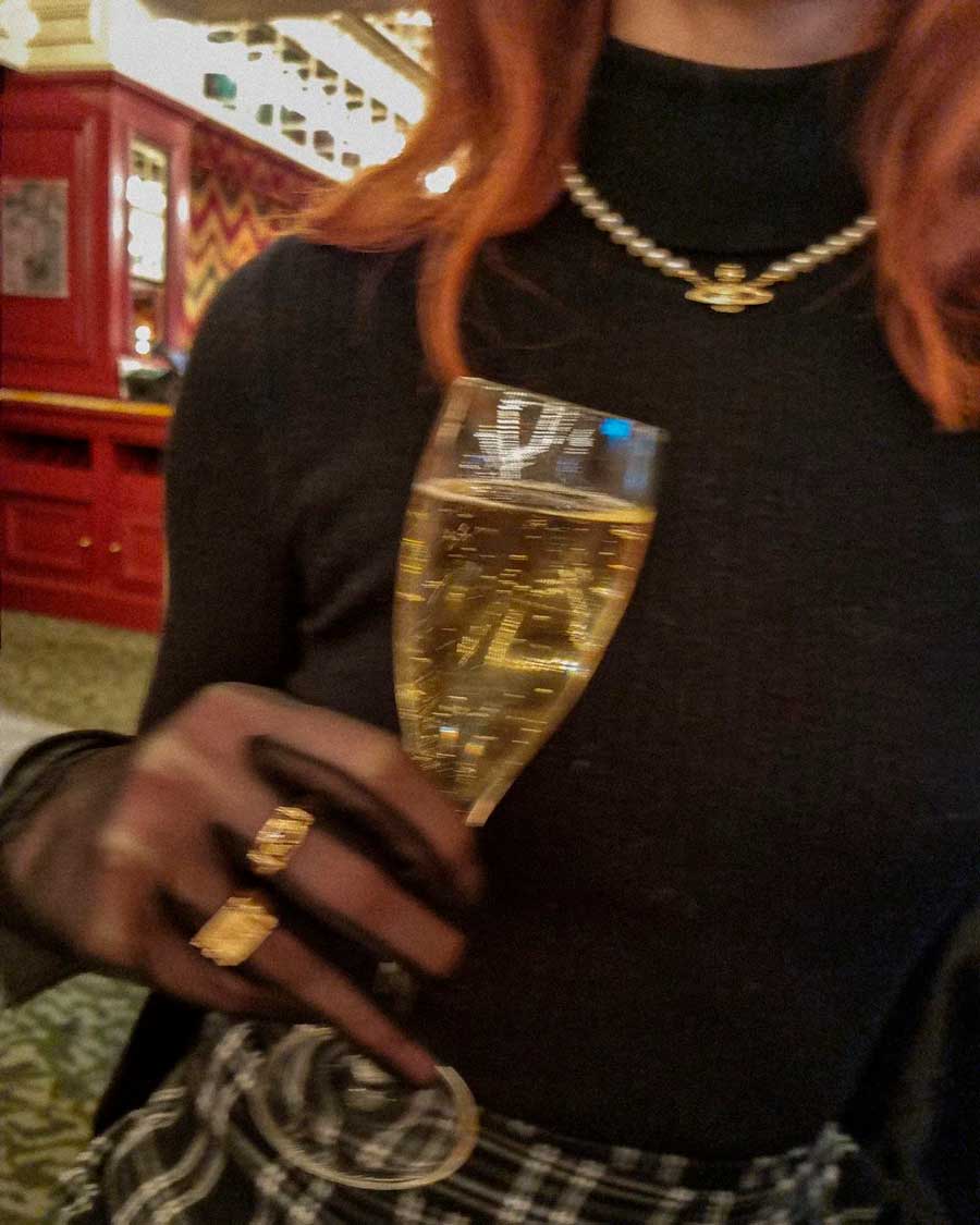 blurry picture, tumblr inspo, pinterest aesthetics, parisian vibes, ginger woman, redhead, nightluxe, baddie aesthetic, old money aesthetic, parisian restaurant, vivienne westwood, vintage jewelry, coquette aesthetic, royalcore, princesscore