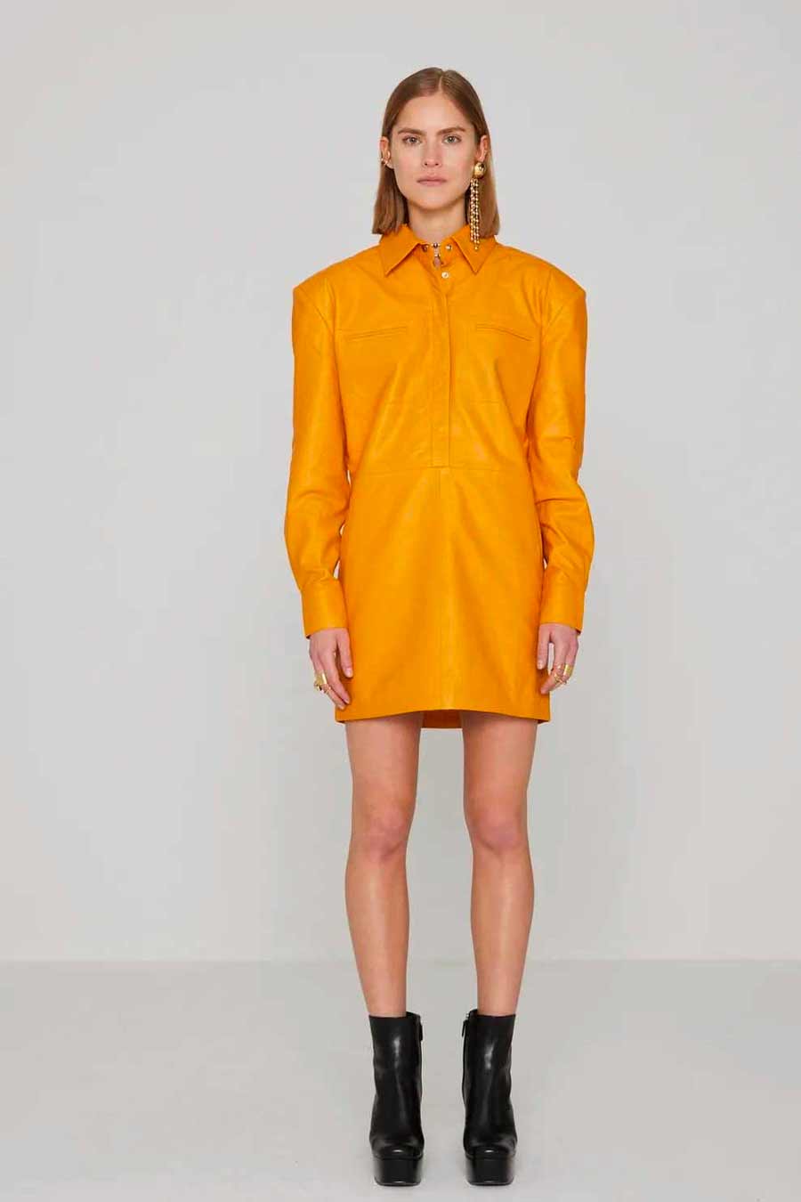 vestido de couro laranja