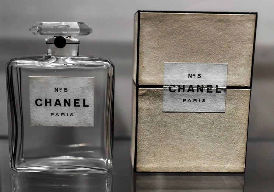 história perfume chanel n5