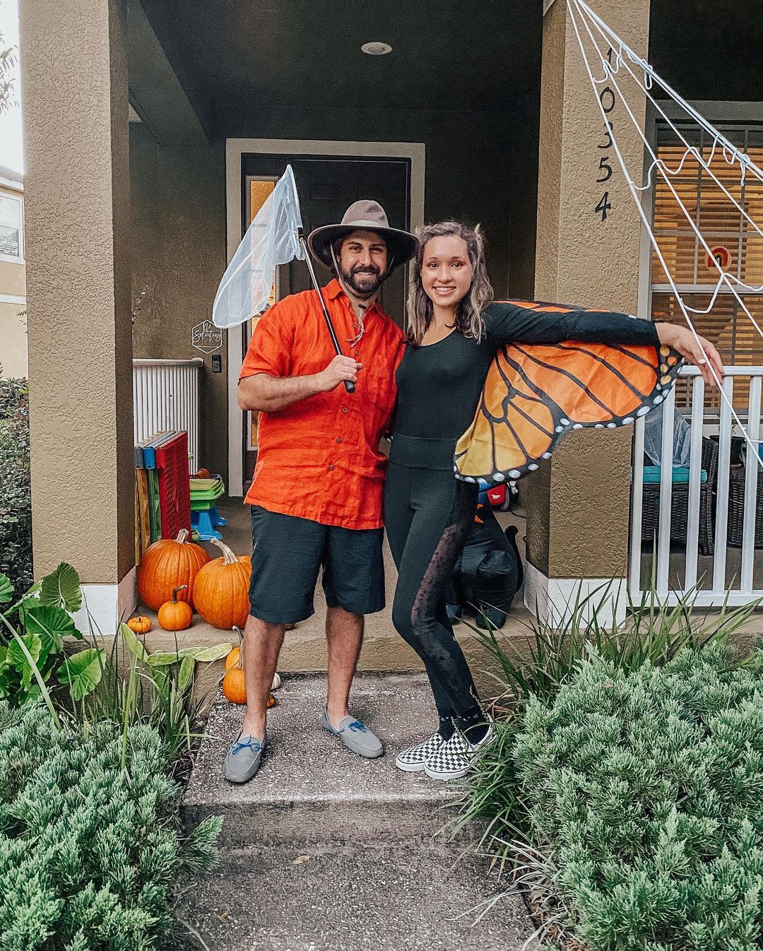 fantasia casal halloween borboleta e caçador