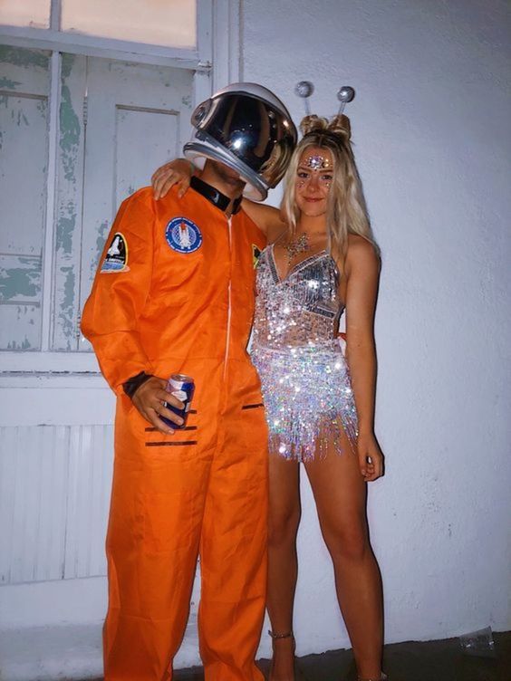 fantasia de halloween casal  et e astronauta